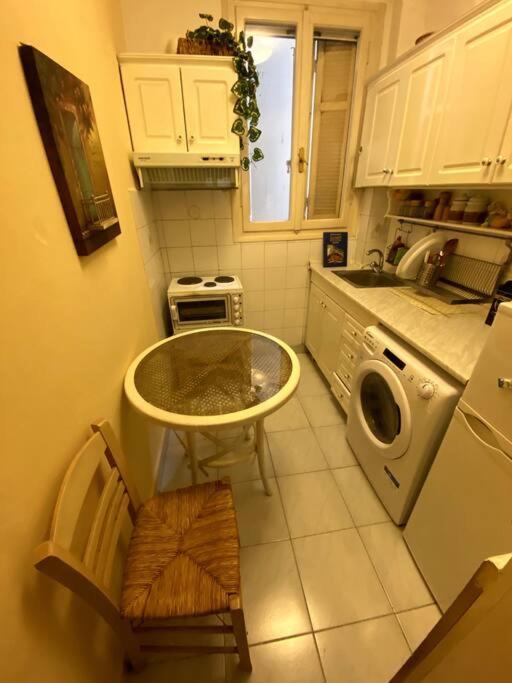 Appartement Cute 2Bdrm In Salonica Center Extérieur photo